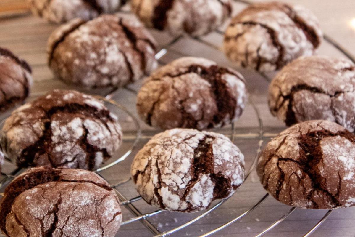Chocolate Crinkles Cookies 1