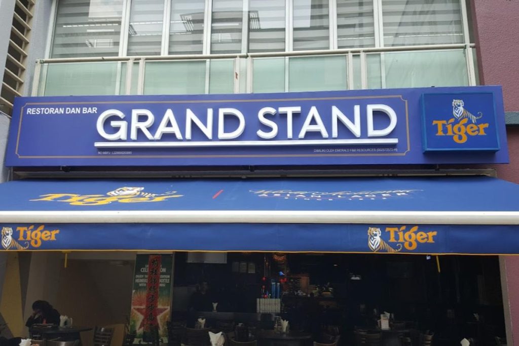 Grand-Stand-Sport-Bar